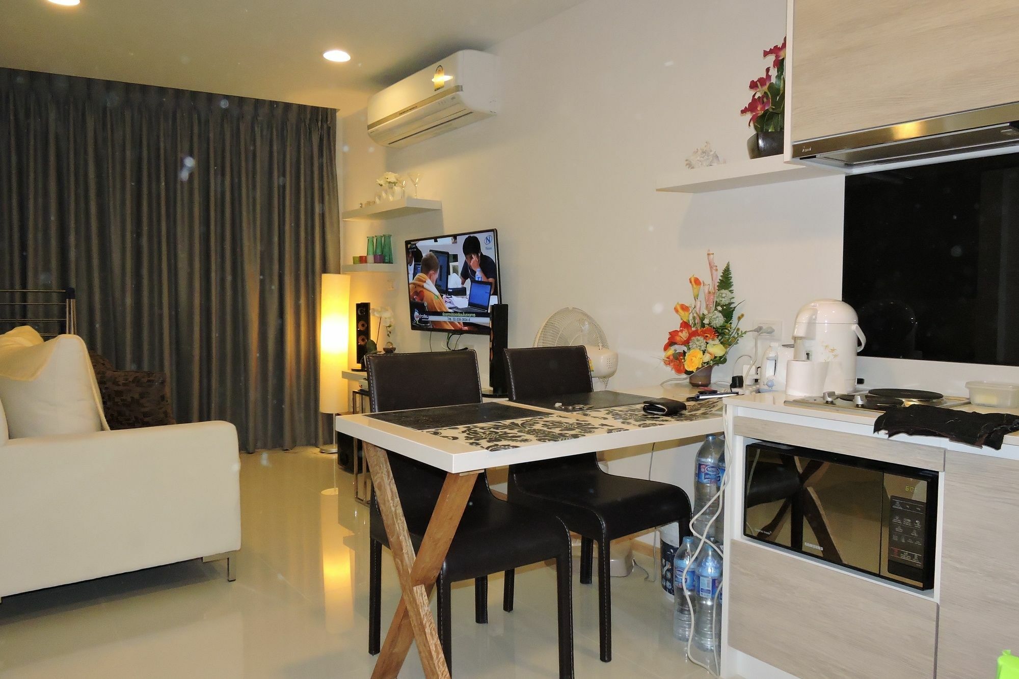 Acqua - 100 Meters From Jomtien Beach Патая Екстериор снимка